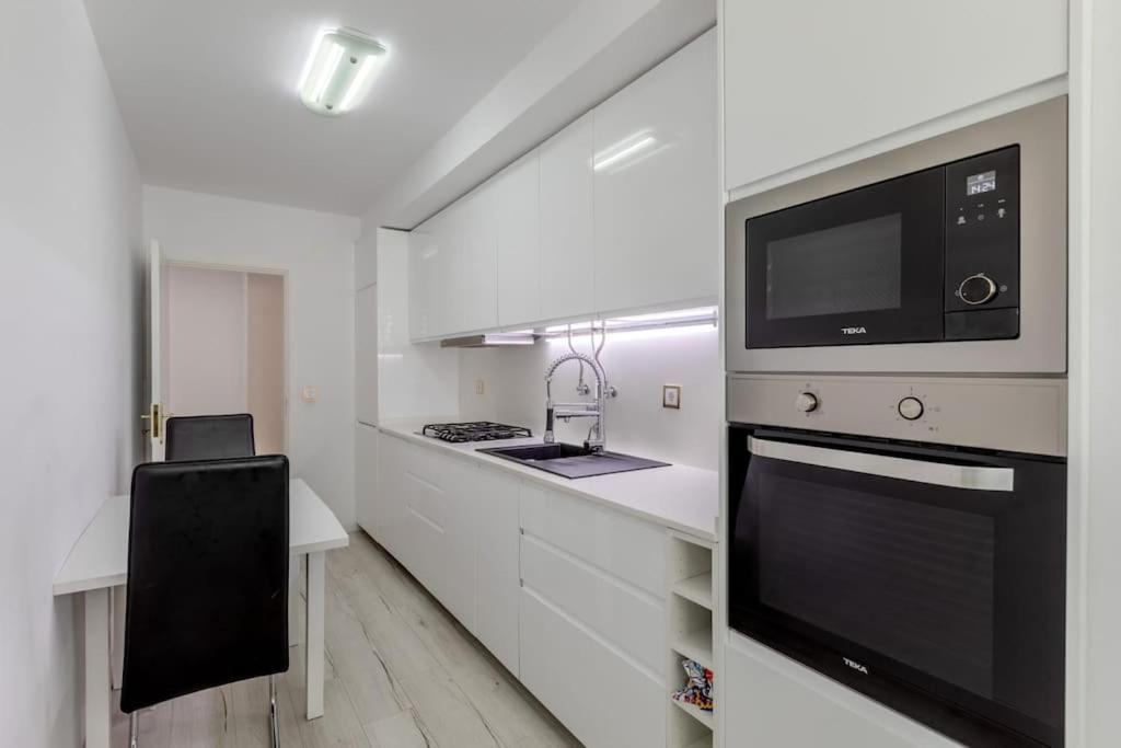 Spacious 3-Bedroom Condo In Lisbon Luaran gambar
