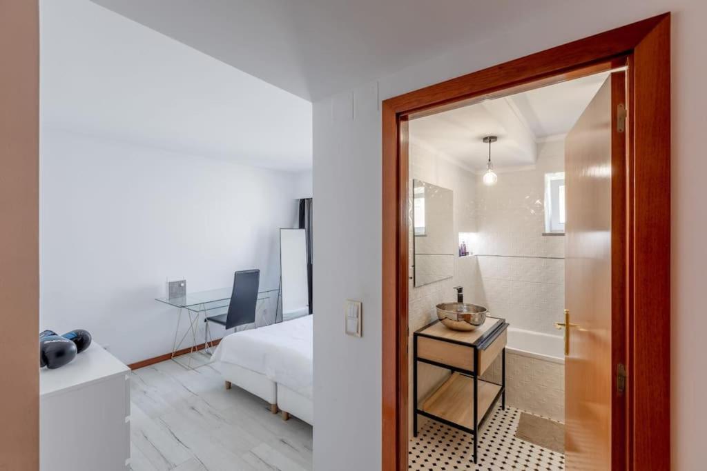 Spacious 3-Bedroom Condo In Lisbon Luaran gambar