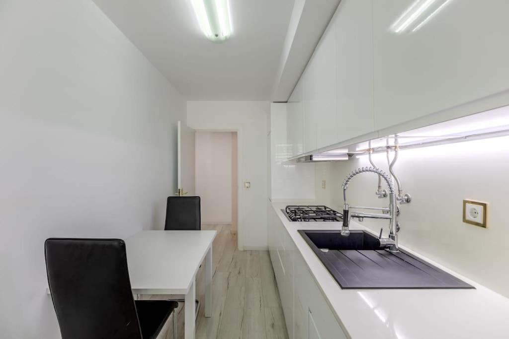 Spacious 3-Bedroom Condo In Lisbon Luaran gambar